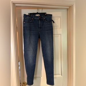 Madewell Skinny Jeans. Size 30. Mid rise skinny.